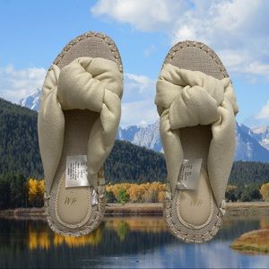 Brand new H&M slides